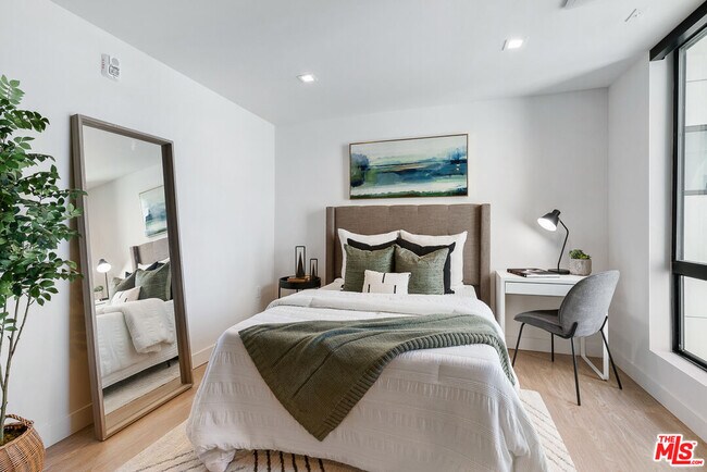 Foto del edificio - 3688 Overland Ave