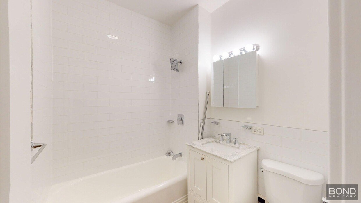 Foto del edificio - 147 E 72nd St
