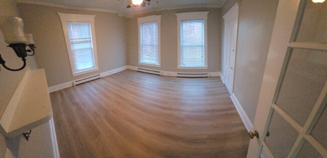 Building Photo - 258 Notre Dame Ave