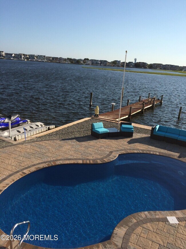 Foto del edificio - 36 Harborside Dr E