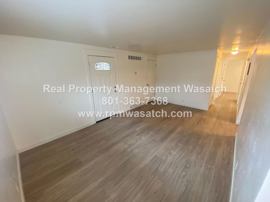 Primary Photo - Check Out Our Charming 2 bedroom 1 bath Un...