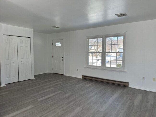 Foto del edificio - 2109 Highland Ct