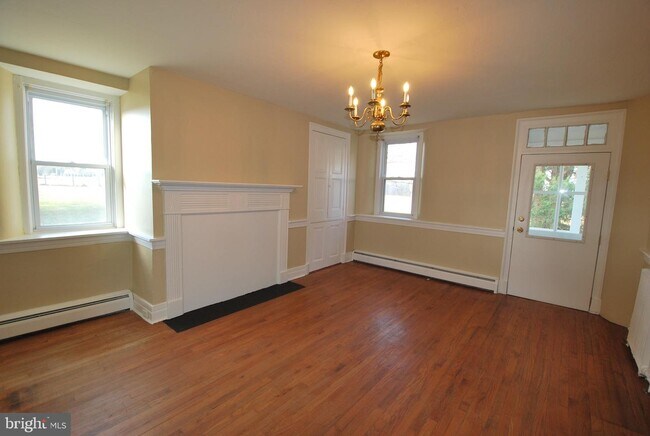 Building Photo - 592 Blake Rd