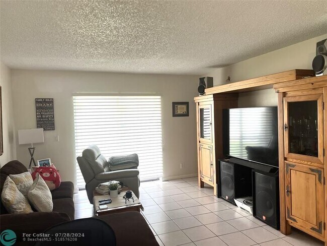 Foto del edificio - 21915 Lake Forest Cir