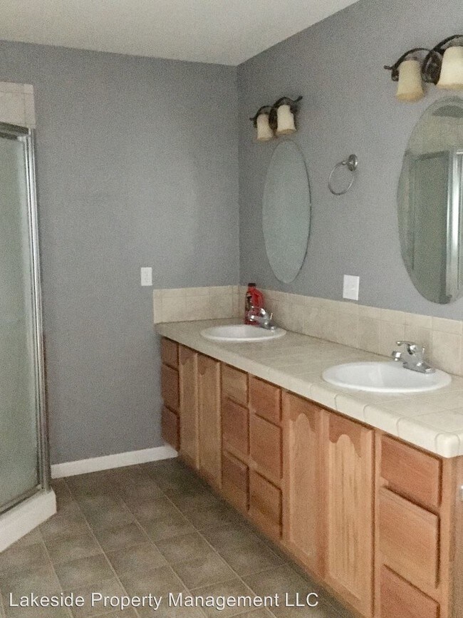 Building Photo - 2330 James Martin Ct