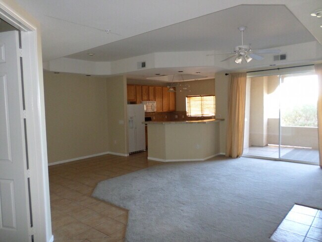 Foto del edificio - 8245 E Bell Rd