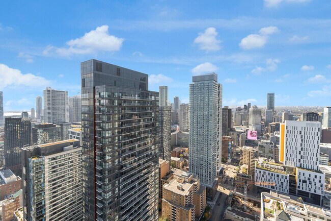 Building Photo - 203 Jarvis St