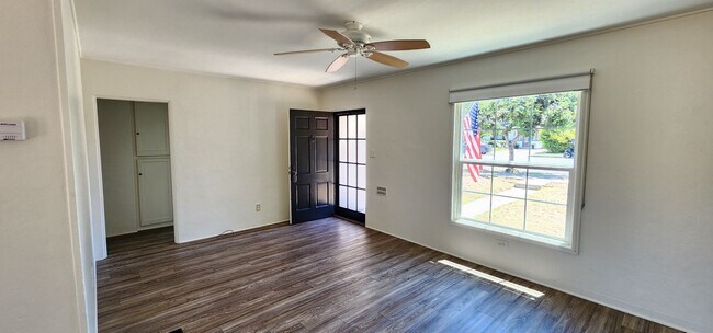 Foto del edificio - Coronado: Charming 2bd/1ba Village House w...