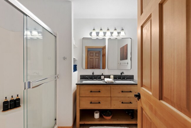 Foto del edificio - 10237 NW Wilshire Ln