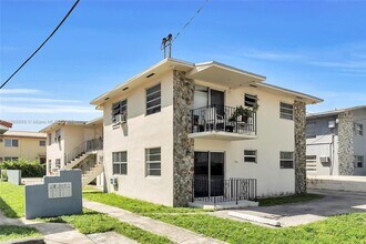 Building Photo - 644 SW 10th St