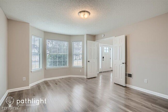 Building Photo - 5 br, 3 bath House - 63 Silvergrass Drive ...