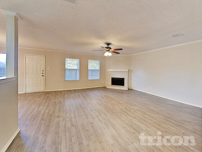 Foto del edificio - 647 Blue Chalk Dr