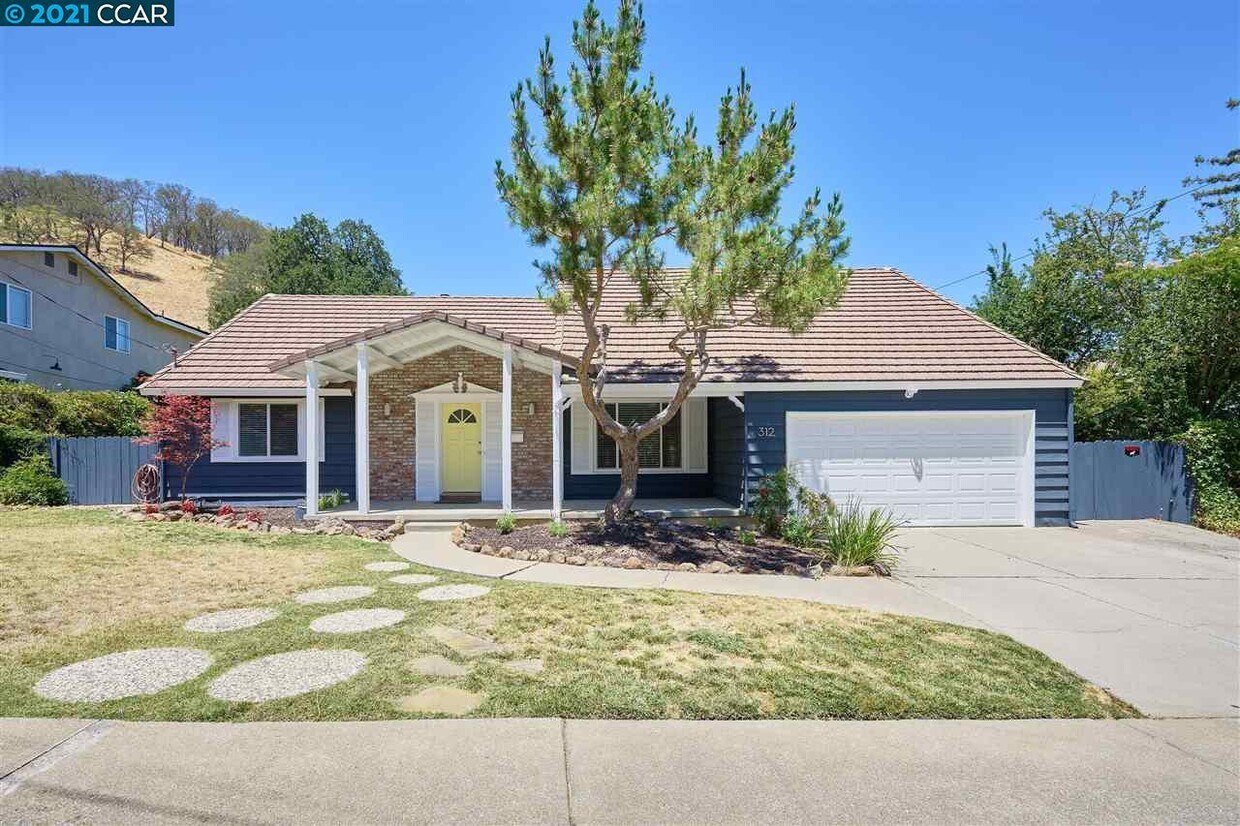 Primary Photo - 312 Lindsey Dr