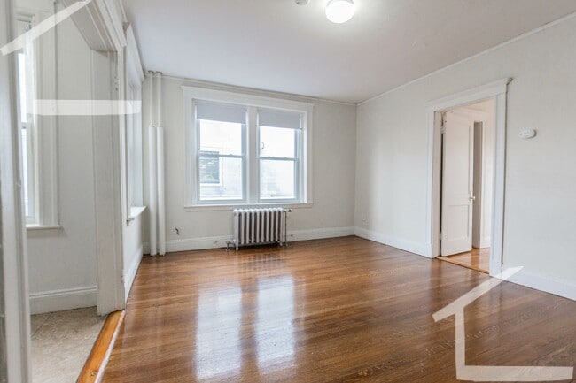 Building Photo - No Brokers Fee, No Security Deposit, Heat, Hot Water Included, Central Location