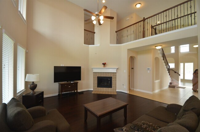 Foto del edificio - 27403 Canyon Reach Dr