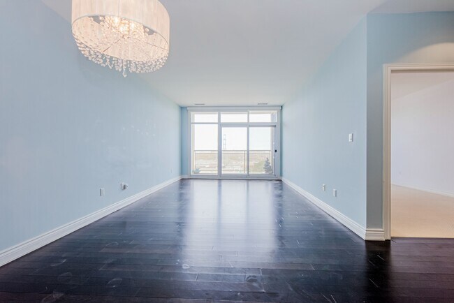 Photo du bâtiment - 1-601 Leaside Park Dr