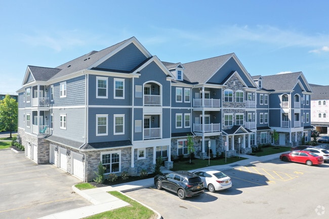 Building Photo - Parkway Luxury Apartments