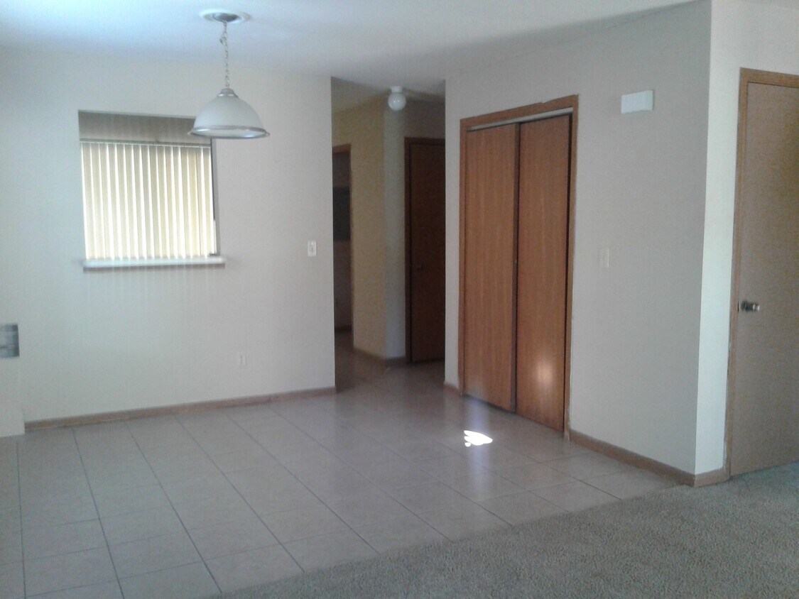 Foto del edificio - 315 Catherine Dr