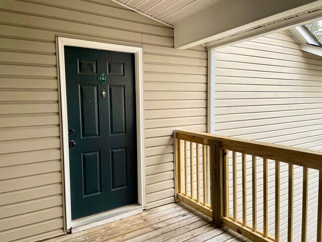 Building Photo - Meadowbrook Condominium for Rent