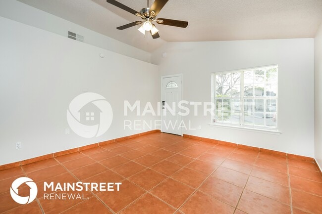 Building Photo - 9751 Red Clover Ave