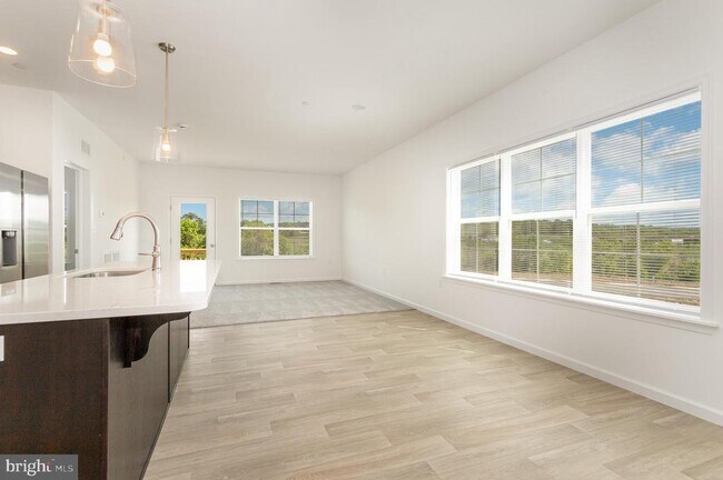 Building Photo - 7870 OAK Brk