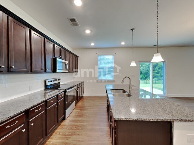 Building Photo - 136 Hamilton Park Dr