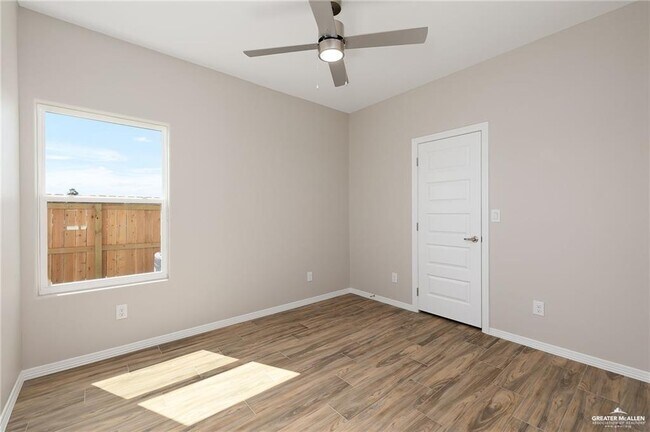 Foto del edificio - 4220 W Walnut Ave