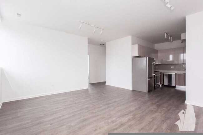Photo - 3 bedroom in Chicago IL 60613 Apartment
