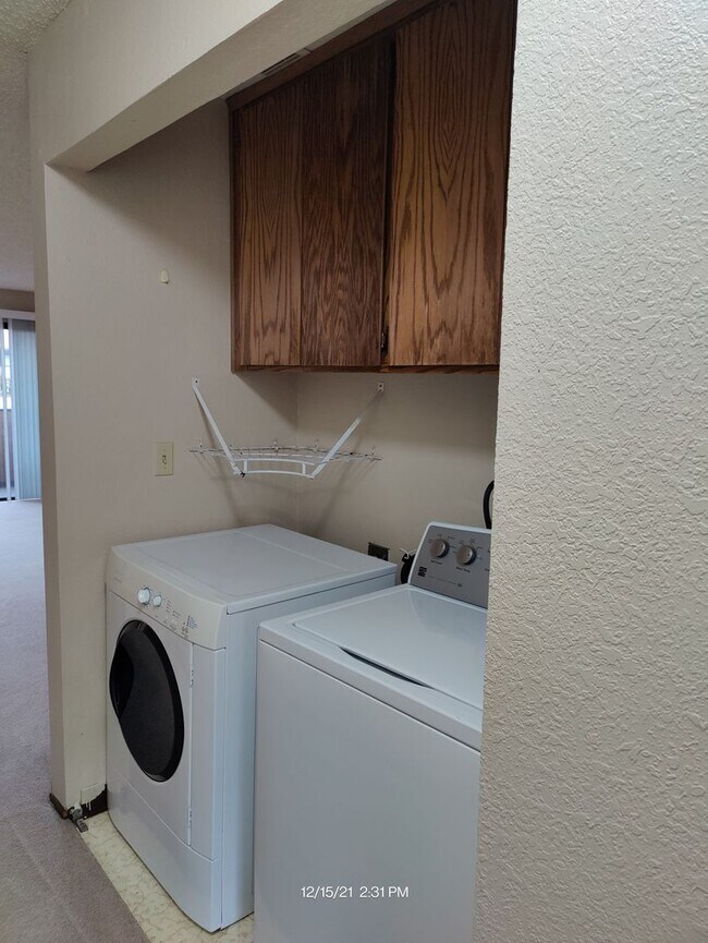 Building Photo - South Fremont - 2 beds and 2 baths 1st Flo...