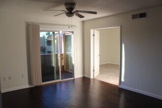 Building Photo - 5877 N Granite Reef Rd