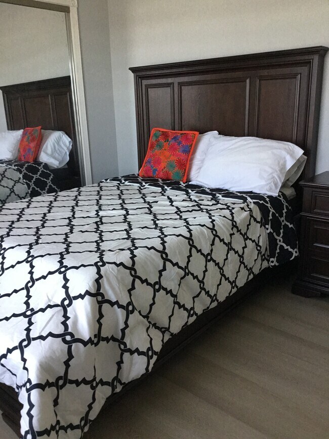 Foto del edificio - 10872 Skyview Dr