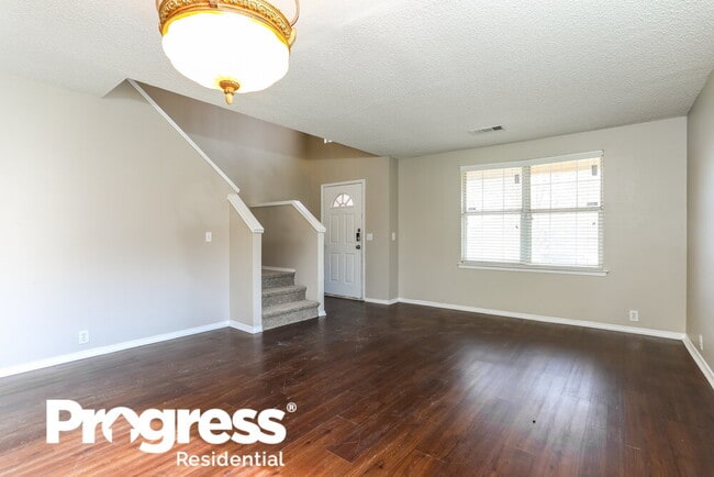 Building Photo - 1511 Columbia Dr