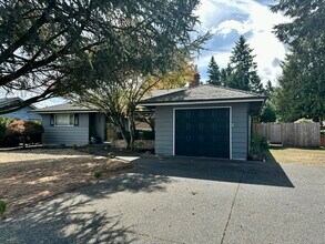 Building Photo - 4245 S 183rd St