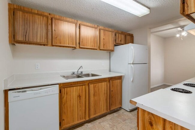 Building Photo - Hooke County Townhomes