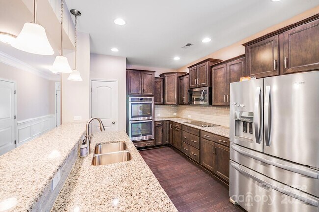 Foto del edificio - 13122 Oakhaven Glen Ln