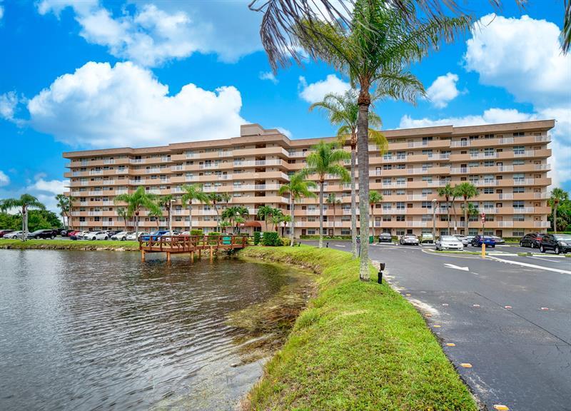 Foto principal - 250 Jacaranda Dr