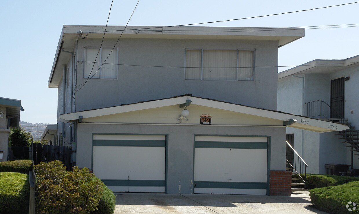 Foto del edificio - 3748-3750 Brookdale Ave