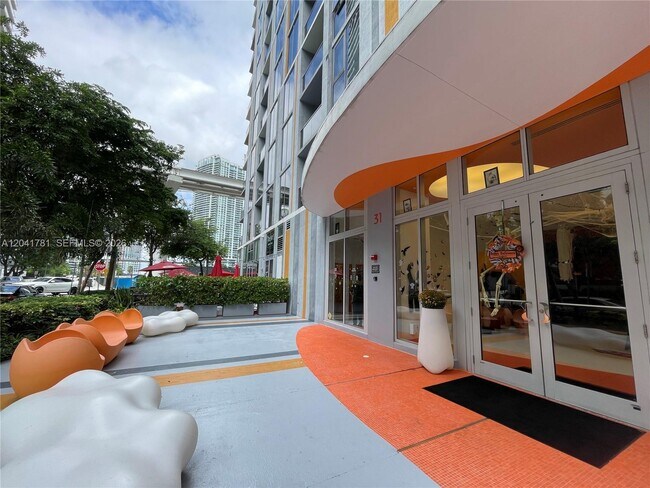 Foto del edificio - 31 SE 6th St