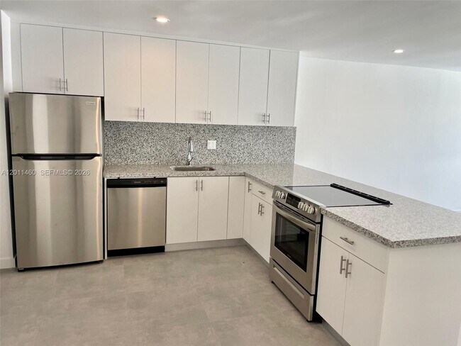 Foto del edificio - 5719 NW 28th St