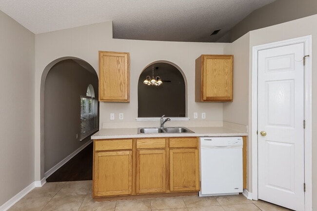 Building Photo - 11426 Ivy Flower Loop