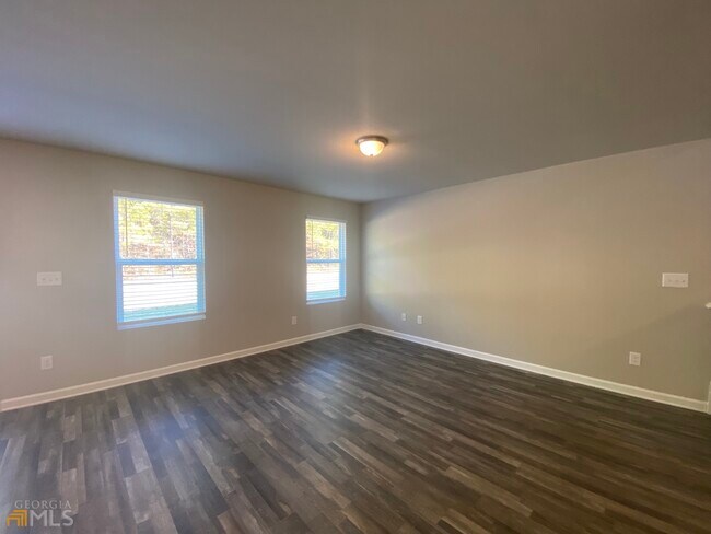 Foto del edificio - 255 Hawthorn Trail