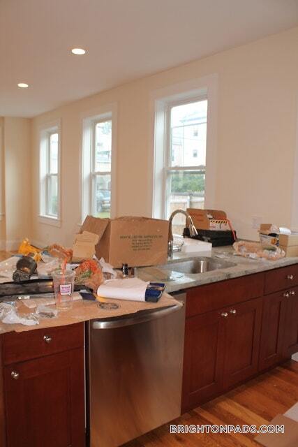 Building Photo - 6 Larose Pl