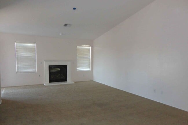 Building Photo - Corner lot Arizona Meadows at Terralea 3 b...