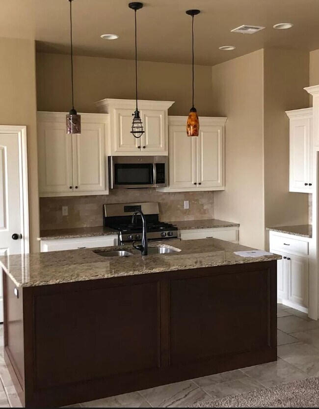 Building Photo - Beautiful Home in Stone Meadows Estates