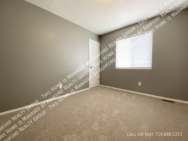 Building Photo - 6667 Snowy Range Dr