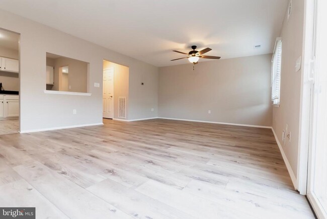 Building Photo - 2 Fairfax Ct