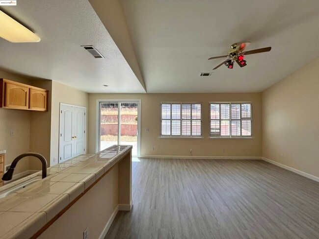 Building Photo - 1371 Brooktrail Dr