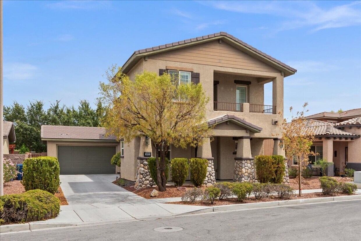 Primary Photo - Coming Soon: 3 Bd, 3 Bth, Entertainer's Ki...