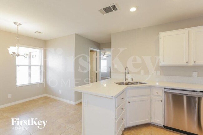 Building Photo - 2100 Storkspur Way