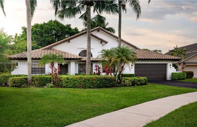 Building Photo - 3085 Perriwinkle Cir